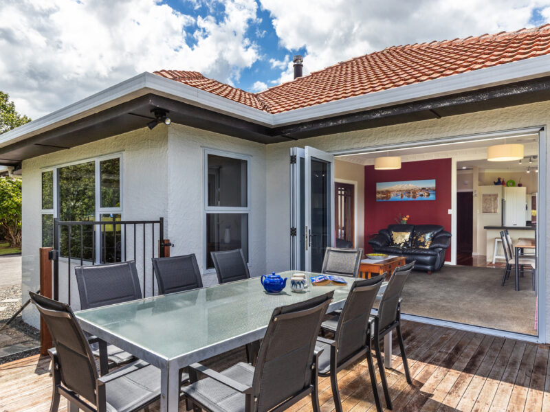 Walk to the Lake or to Taupo Town