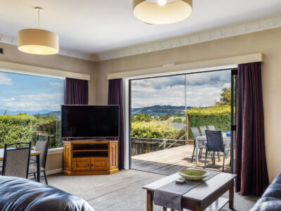 Walk to the Lake or to Taupo Town