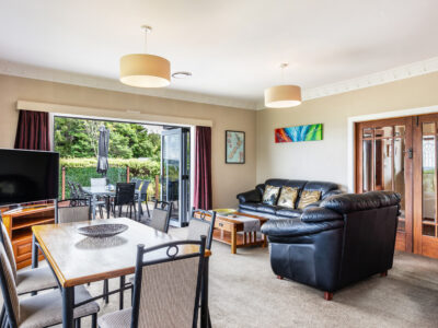 Walk to the Lake or to Taupo Town