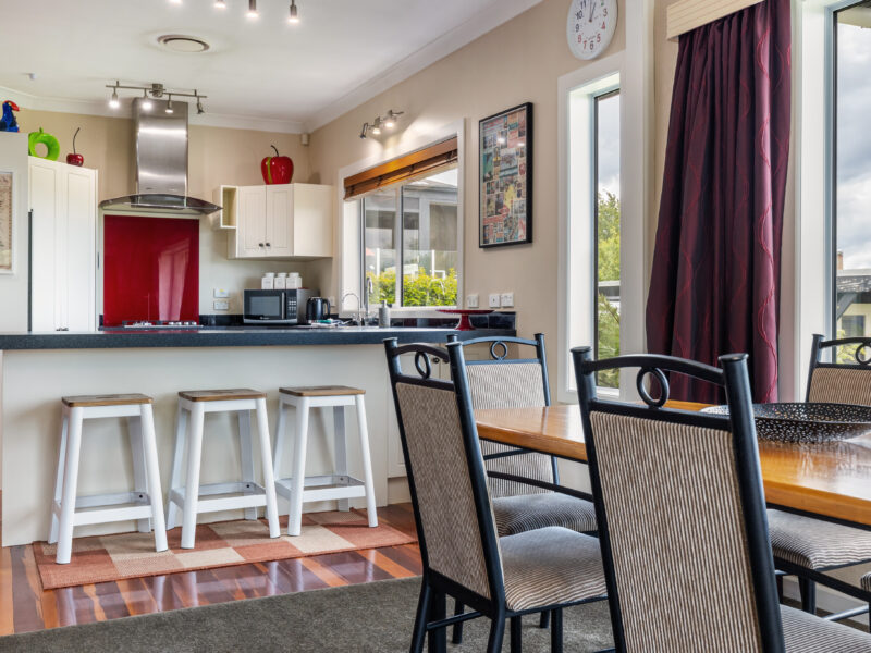 Walk to the Lake or to Taupo Town