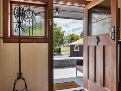 Walk to the Lake or to Taupo Town