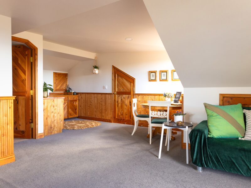 Tranquil Retreat with Stunning Views