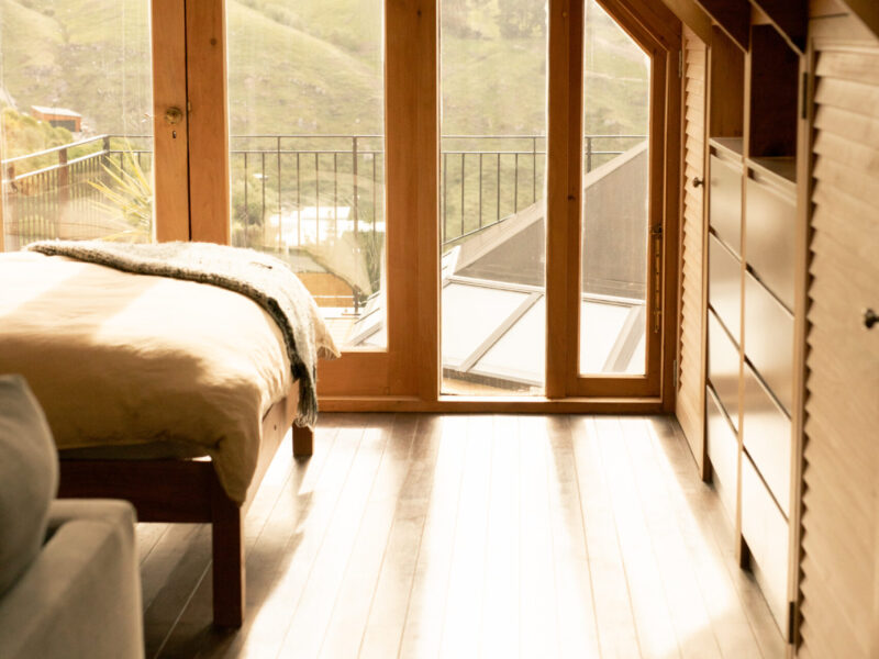 The Loft - views, hot tub + nature escape