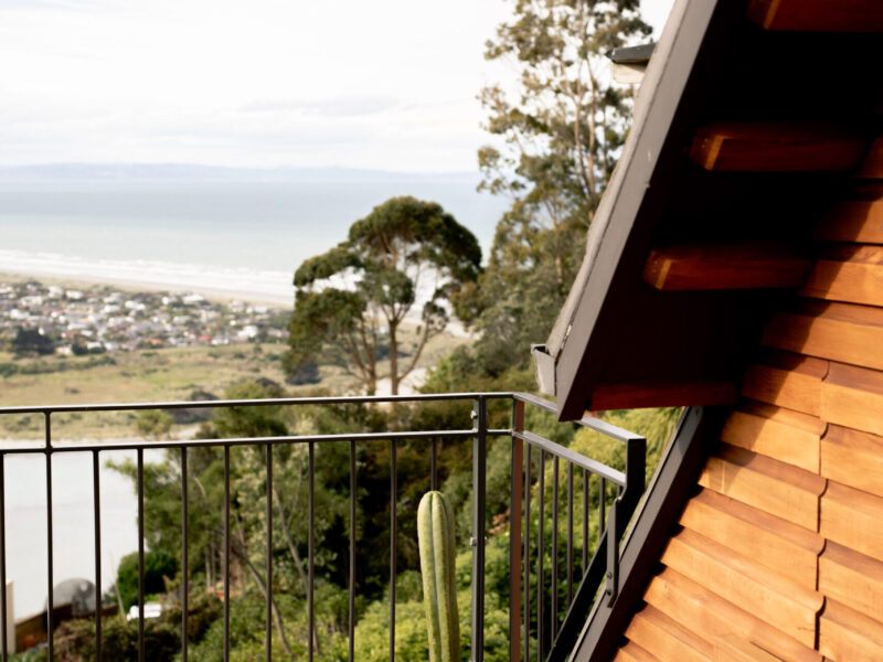 The Loft - views, hot tub + nature escape