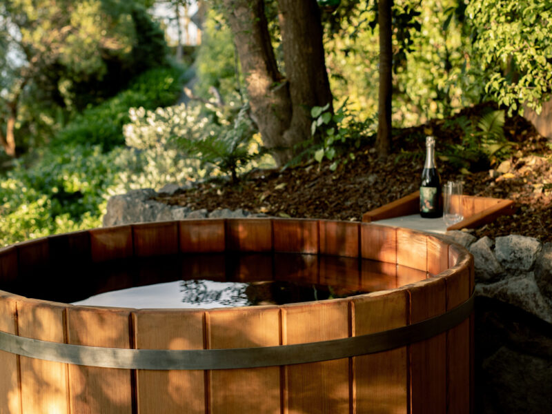 The Loft - views, hot tub + nature escape