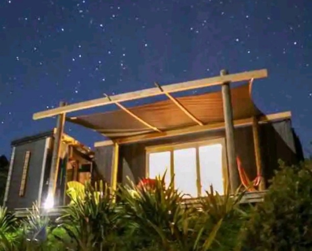 The Flax Pod Cabin with amazing sea views