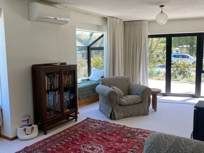 Sun-Drenched Boutique Cottage in Historic Cromwell
