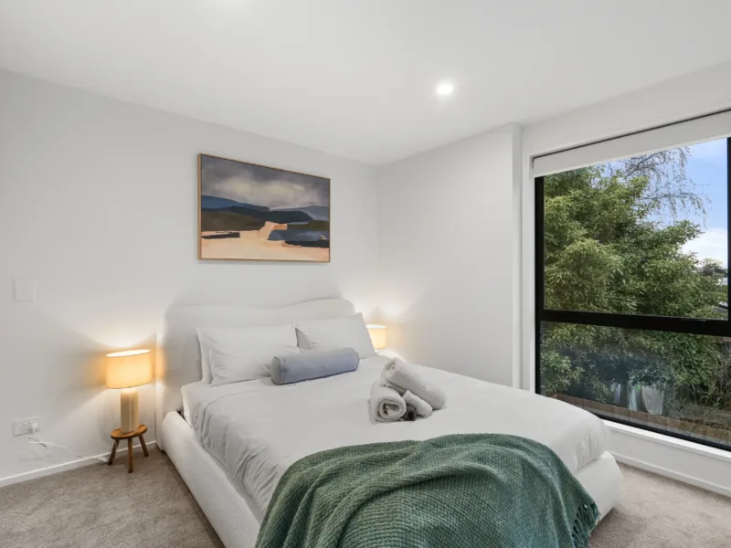 Secure Quiet CBD Townhouse | Free Parking + EV