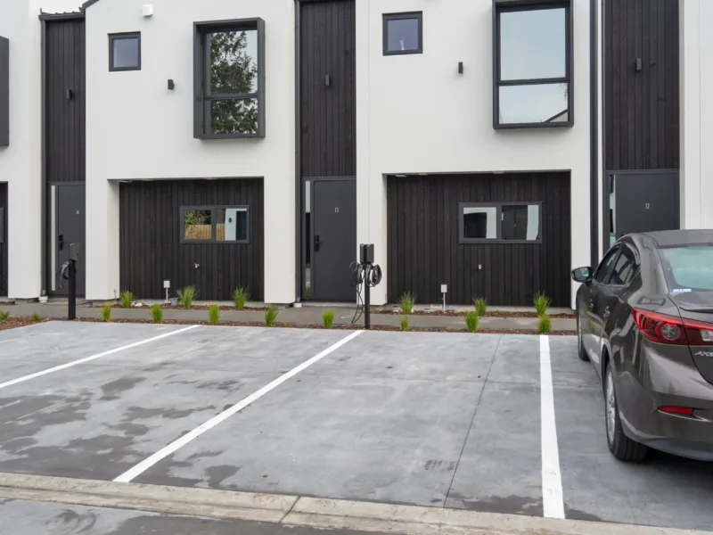 Secure Quiet CBD Townhouse | Free Parking + EV