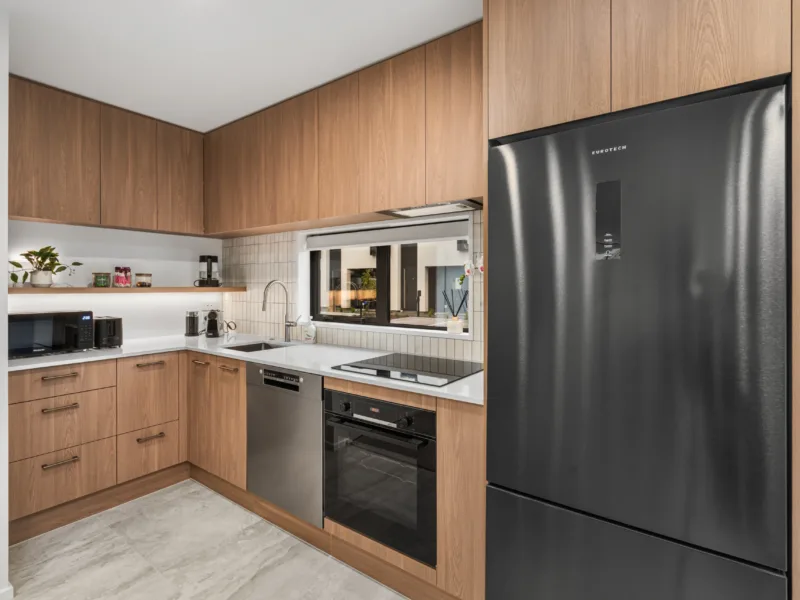 Secure Quiet CBD Townhouse | Free Parking + EV