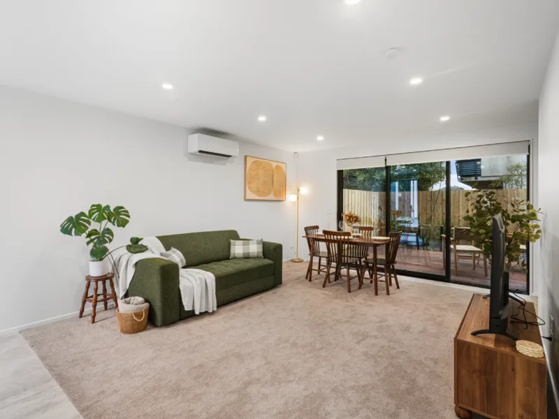 Secure Quiet CBD Townhouse | Free Parking + EV