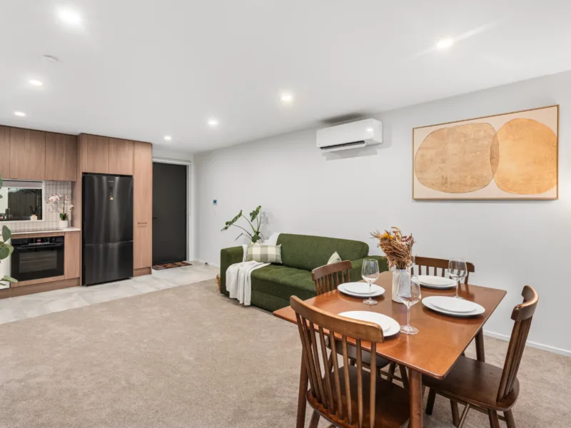 Secure Quiet CBD Townhouse | Free Parking + EV