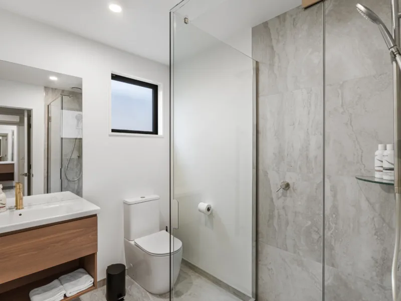 Secure Quiet CBD Townhouse | Free Parking + EV