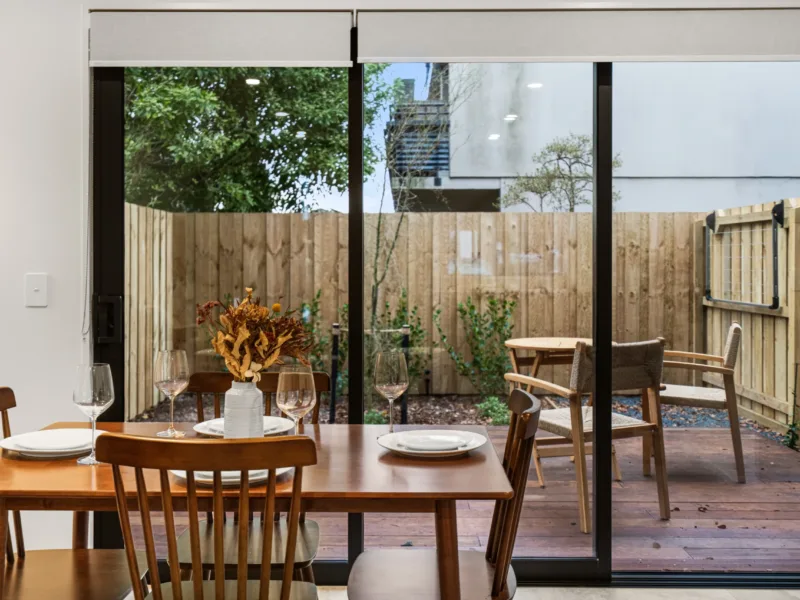 Secure Quiet CBD Townhouse | Free Parking + EV