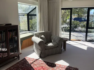 Sun-Drenched Boutique Cottage in Historic Cromwell