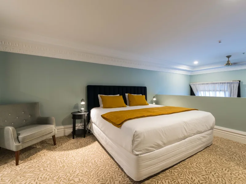 OGB, Cathedral Square Apartment with carpark and pool