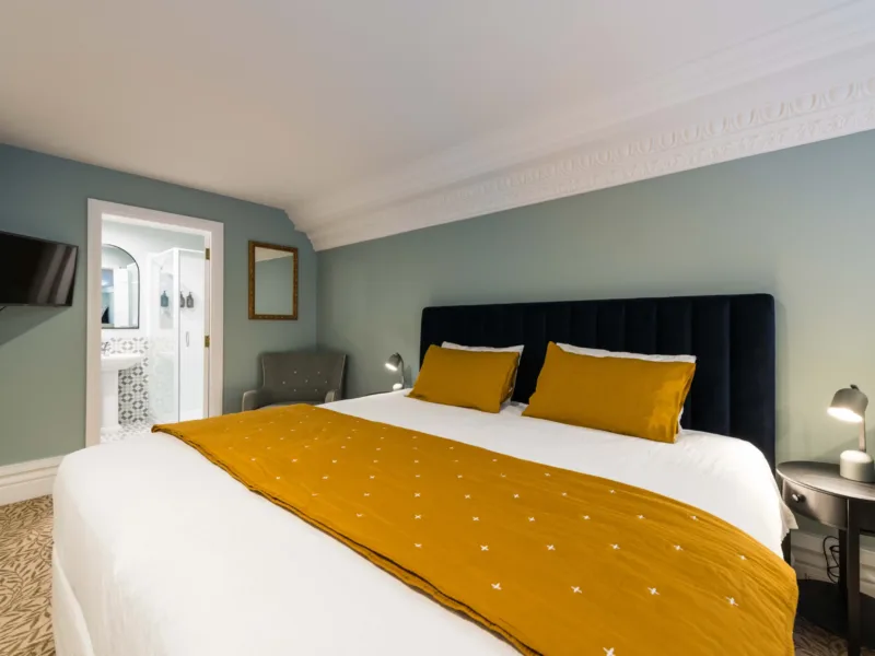 OGB, Cathedral Square Apartment with carpark and pool