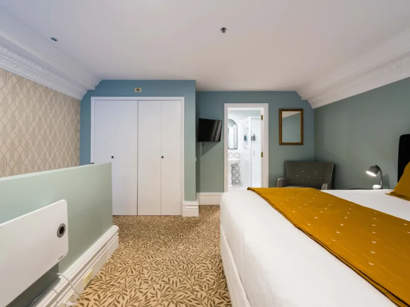 OGB, Cathedral Square Apartment with carpark and pool