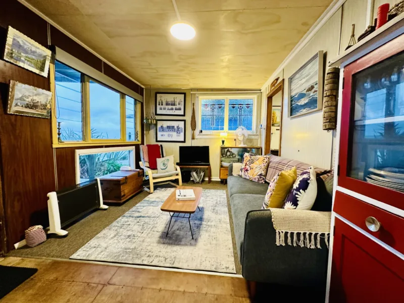 Te Tūtū Bach - relax & recharge.