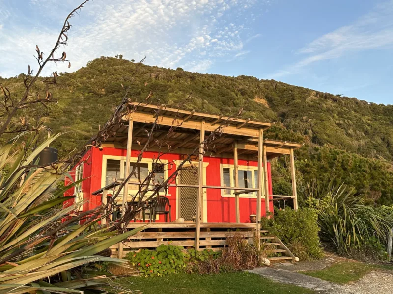 Te Tūtū Bach - relax & recharge.
