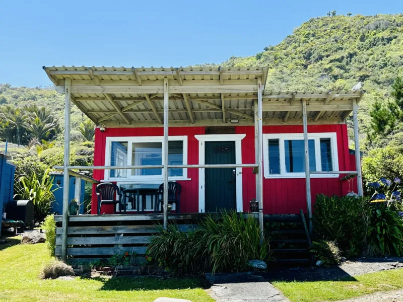 Te Tūtū Bach - relax & recharge.