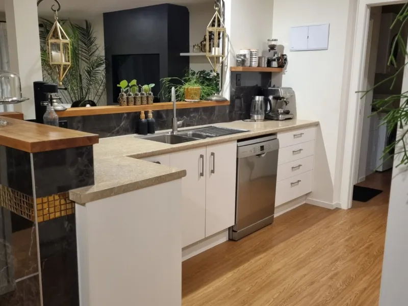 Modern 3BR Coastal Oasis – 15 Mins to Waihi Beach