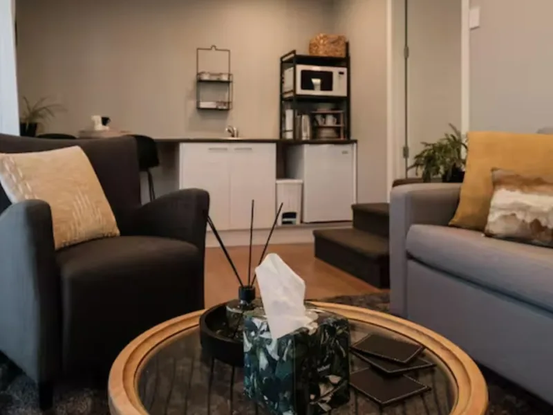 Modern 3BR Coastal Oasis – 15 Mins to Waihi Beach