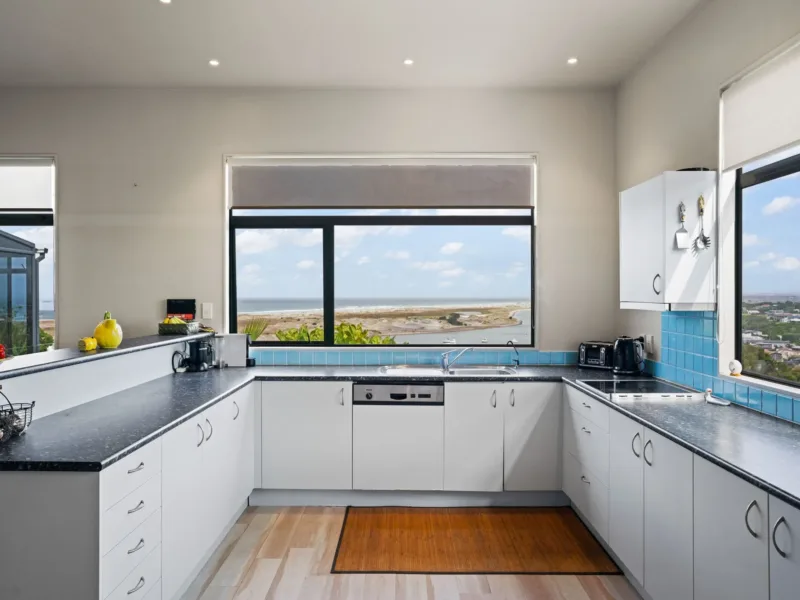 Mangawhai Beach House with Stunning Panoramic Views