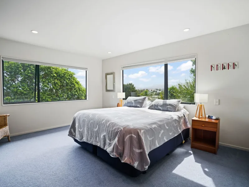 Mangawhai Beach House with Stunning Panoramic Views