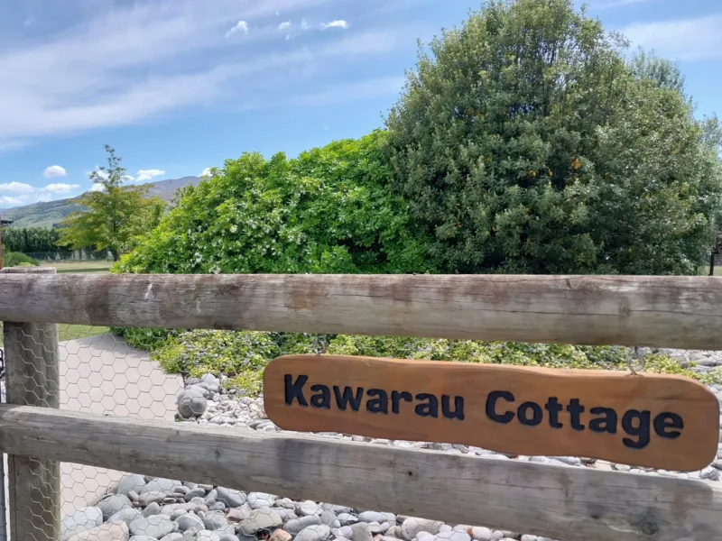 Kawarau Cottage - Vineyard and River Views