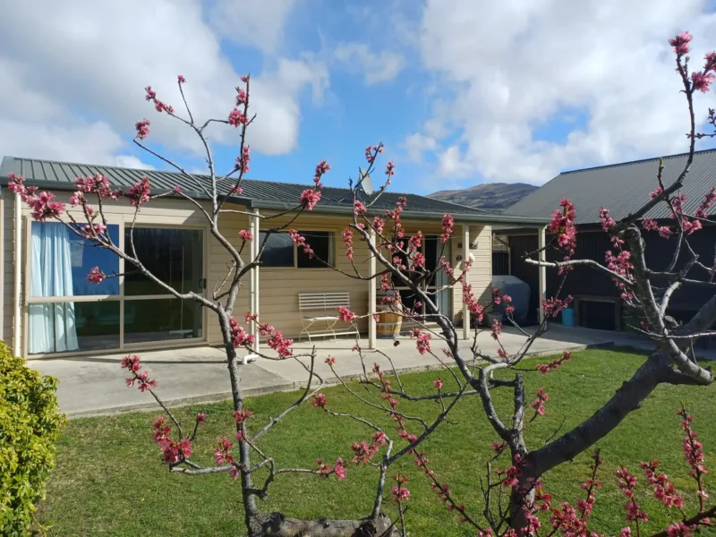 Kawarau Cottage - Vineyard and River Views
