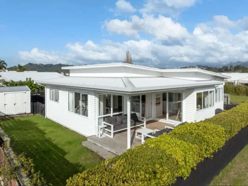 Rinse, Relax, Repeat @Barefoot Bach - Modern Family Escape in Whangamatā