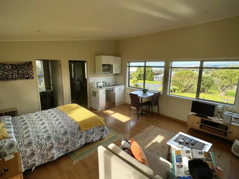 Coastal Bach close to beach and all facilities