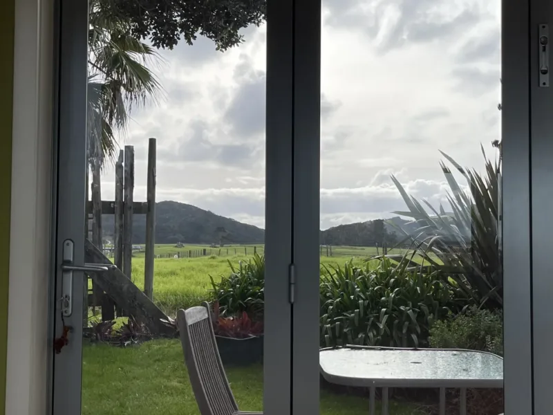 Coastal Bach close to beach and all facilities
