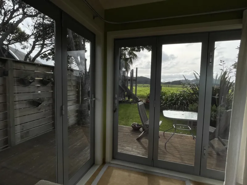 Coastal Bach close to beach and all facilities