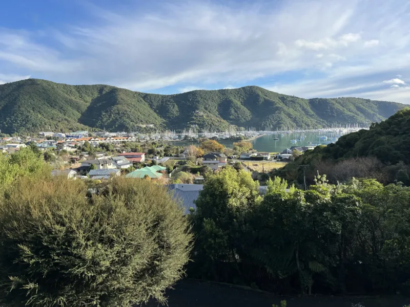 Native bush & Marina Views retreat
