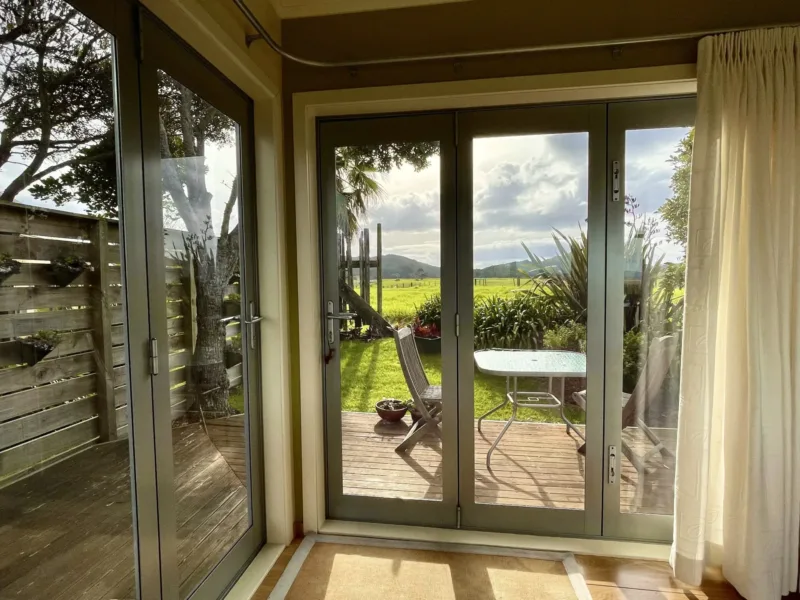 Coastal Bach close to beach and all facilities
