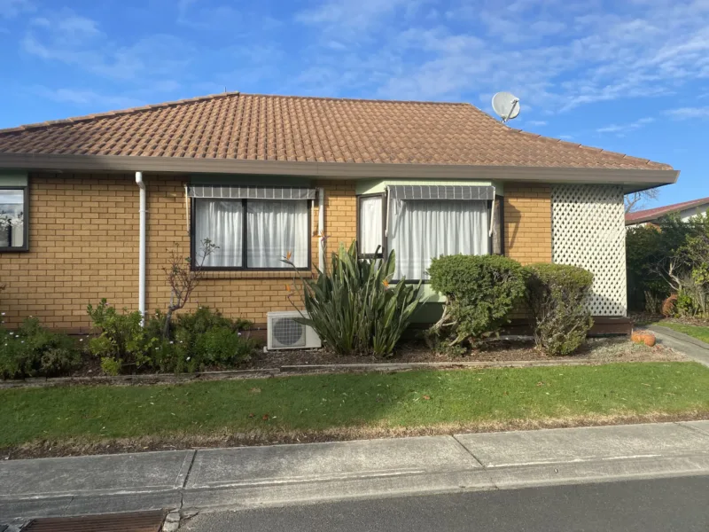Easy-Going Coastside Retreat near Tahunanui Beach