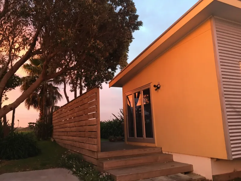 Coastal Bach close to beach and all facilities