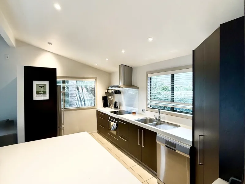 Paua Palms | Sleeps 10 | just a few mins stroll to Pauanui Beach