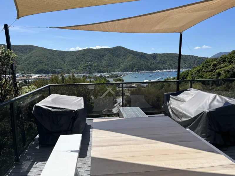 Native bush & Marina Views retreat