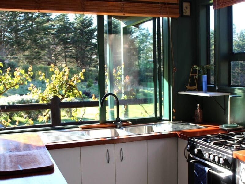 Bankside Cottage Cascadia