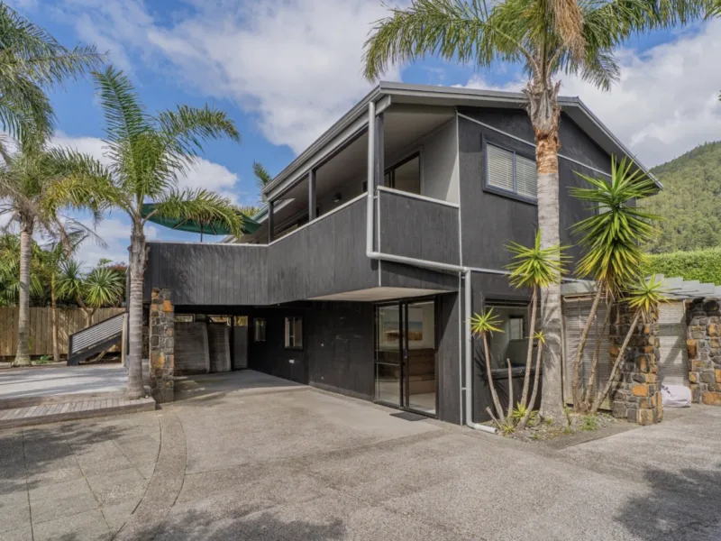 Paua Palms | Sleeps 10 | just a few mins stroll to Pauanui Beach