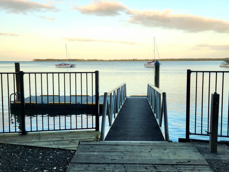 Modern 3BR Coastal Oasis – 15 Mins to Waihi Beach