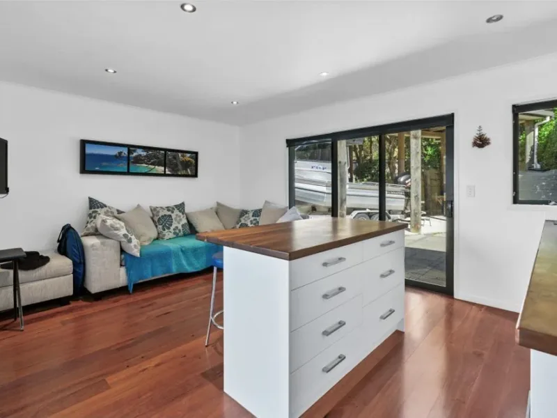 Dolphin Cove - Tutukaka Coastal Unit