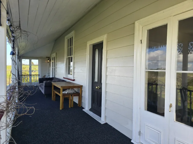 Lindum Grange: Historic Kauri Homestead with Kaipara Views