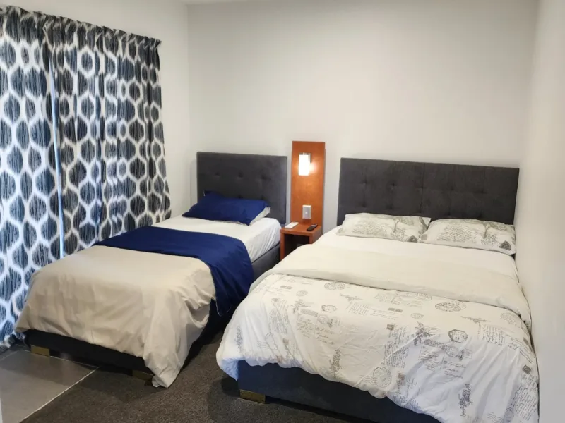 Entire flat next to park, close to Uni, & CBD