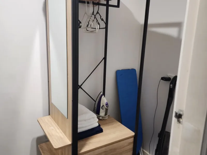 Entire flat next to park, close to Uni, & CBD