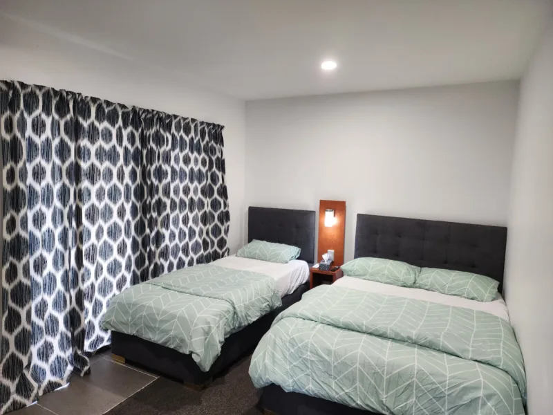 Entire flat next to park, close to Uni, & CBD