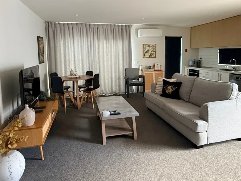 Sunny & Welcoming Apartment near Te Kaha (One Stadium) & CBD